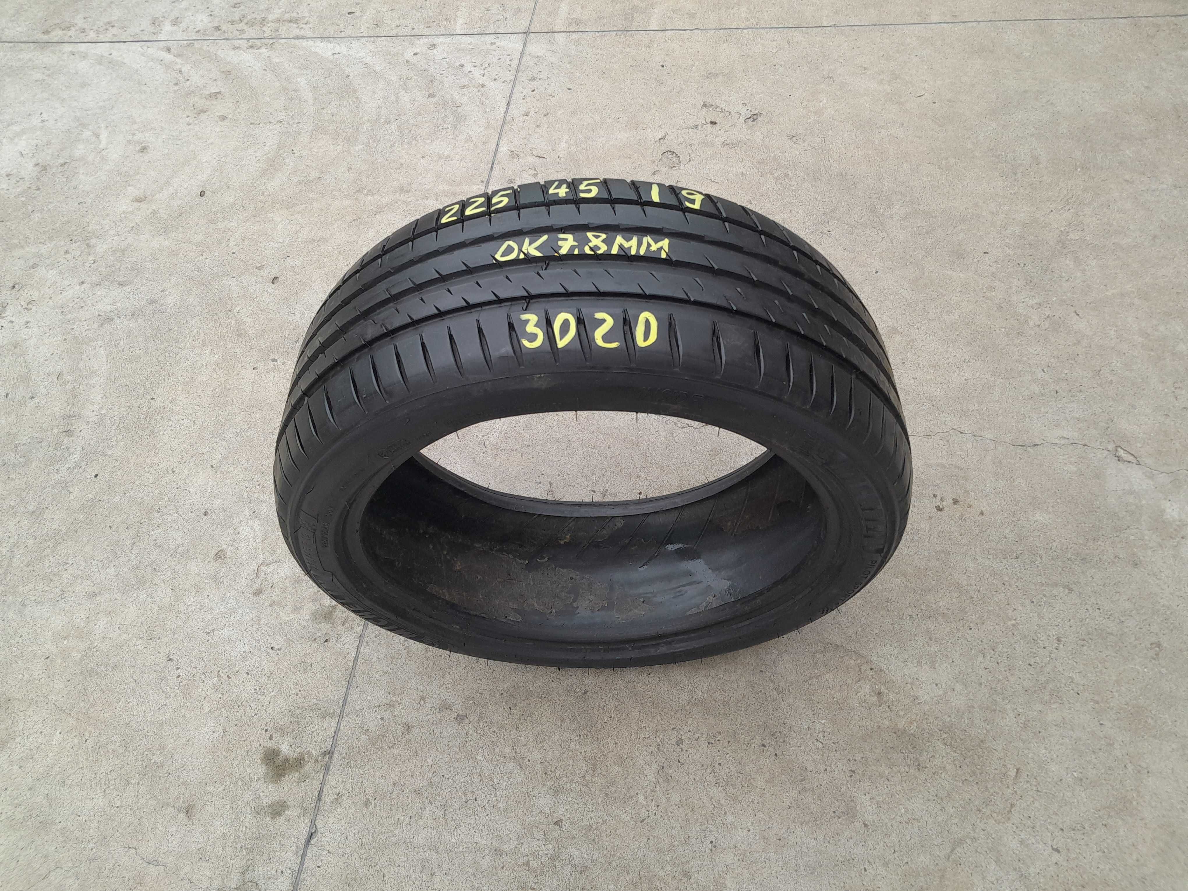 O anvelopa vara 225 45 19 michelin pilot sport 4 cu 7,8 mm dot 3020