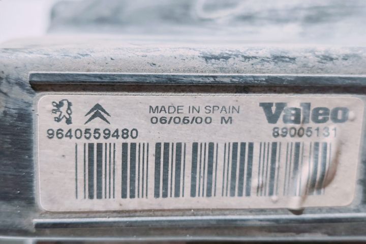 Far Dreapta   Cu defect 9640559480 / 89005131 Peugeot 206 prima gener