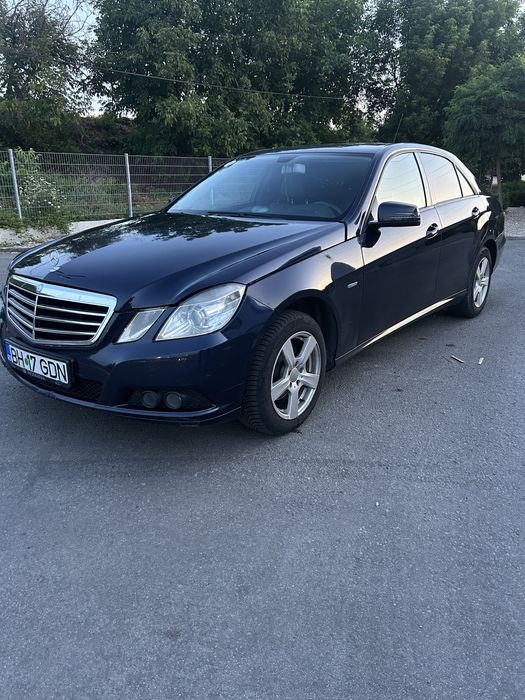 Mercedes Benz E Class 2.2 diesel la preț de Passat
