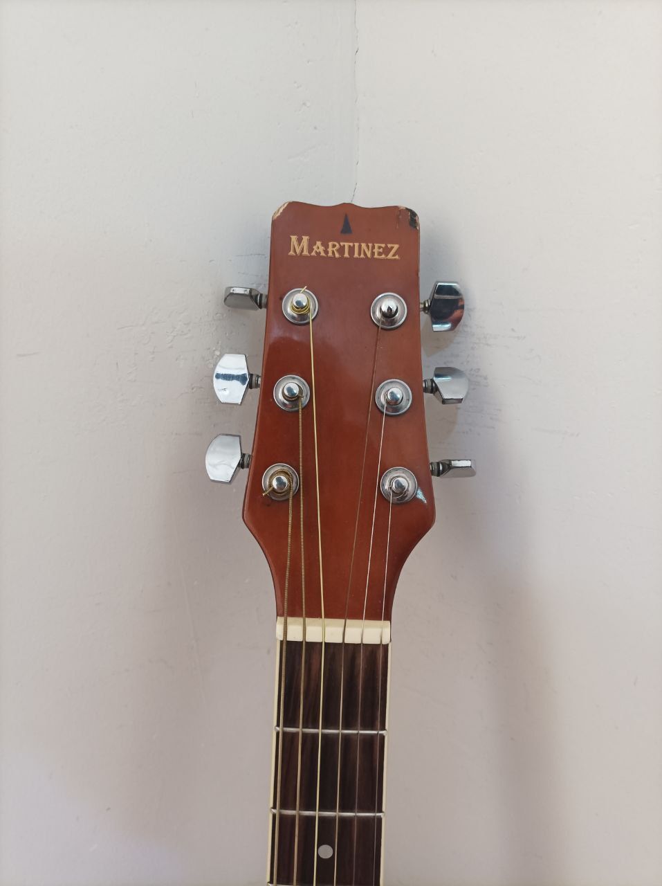 41-razmer Ekvalayzerli Martinez akustik gitara