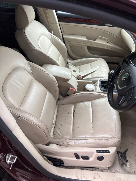 Dezmembrez Skoda Superb 2.0TDI