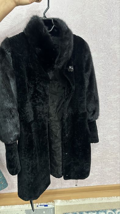 Продам натуральный мутон шуба