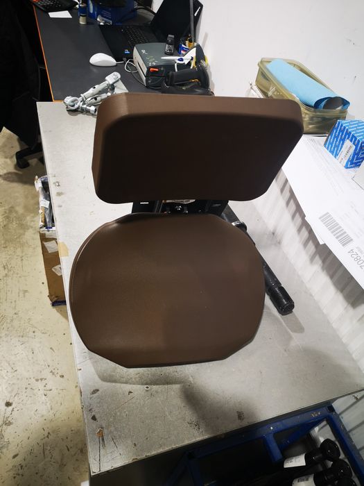 Scaun pasager tractor john deere original preț 910 lei tel