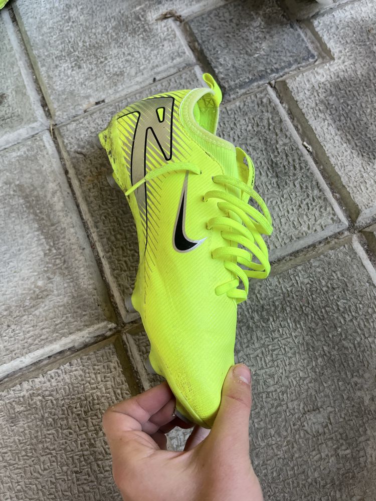 Ghete Fotbal Nike Mercurial  marimea 37,5
