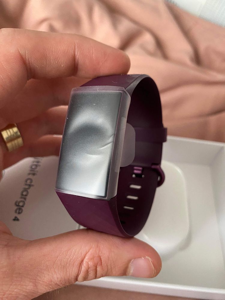 Fitbit charge 4 mov