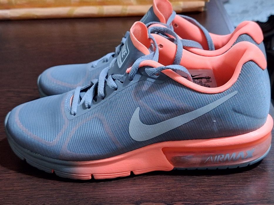 Adidasi NIKE Air Max Sequent Nr. 38 noi