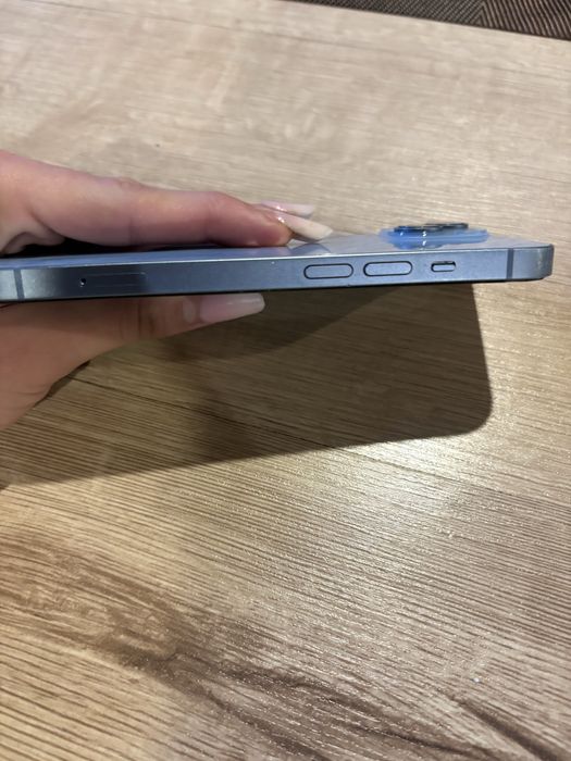 Iphone 14 blue perfect