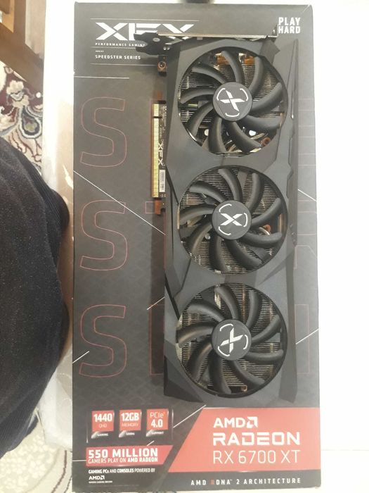 Видеокарта AMD Radeon RX 6700 XT — как новая