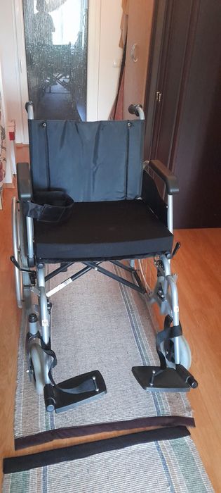 Carucior pentru bolnavi