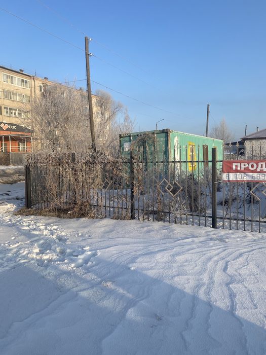 Продам участок угловой на проходимом месте