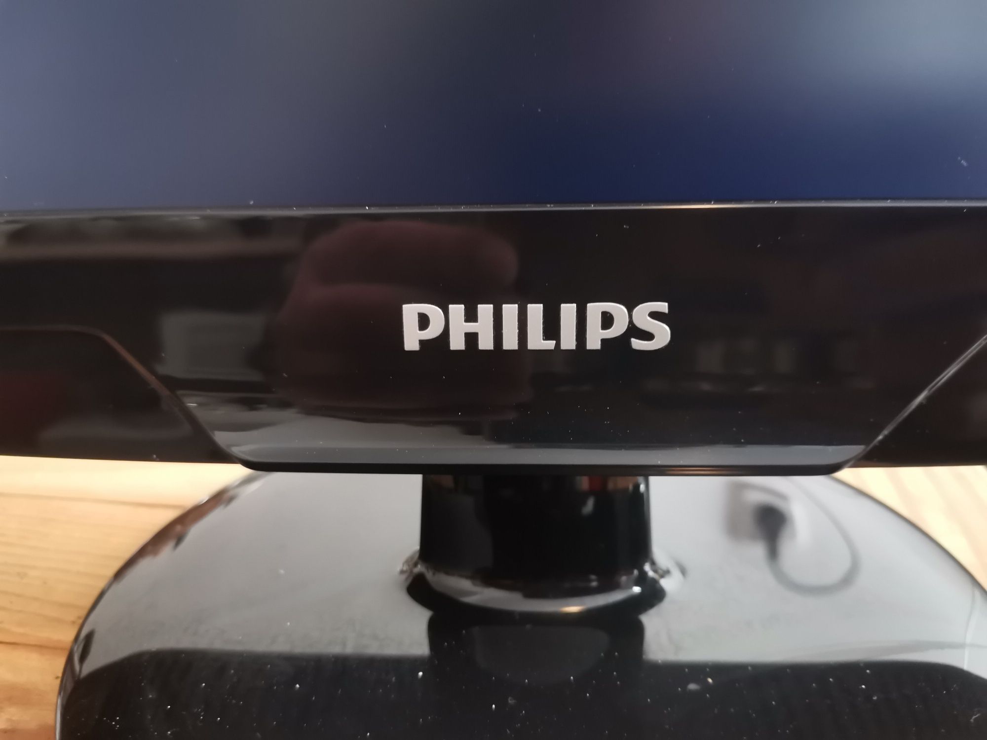 Монитор PHILIPS 19"