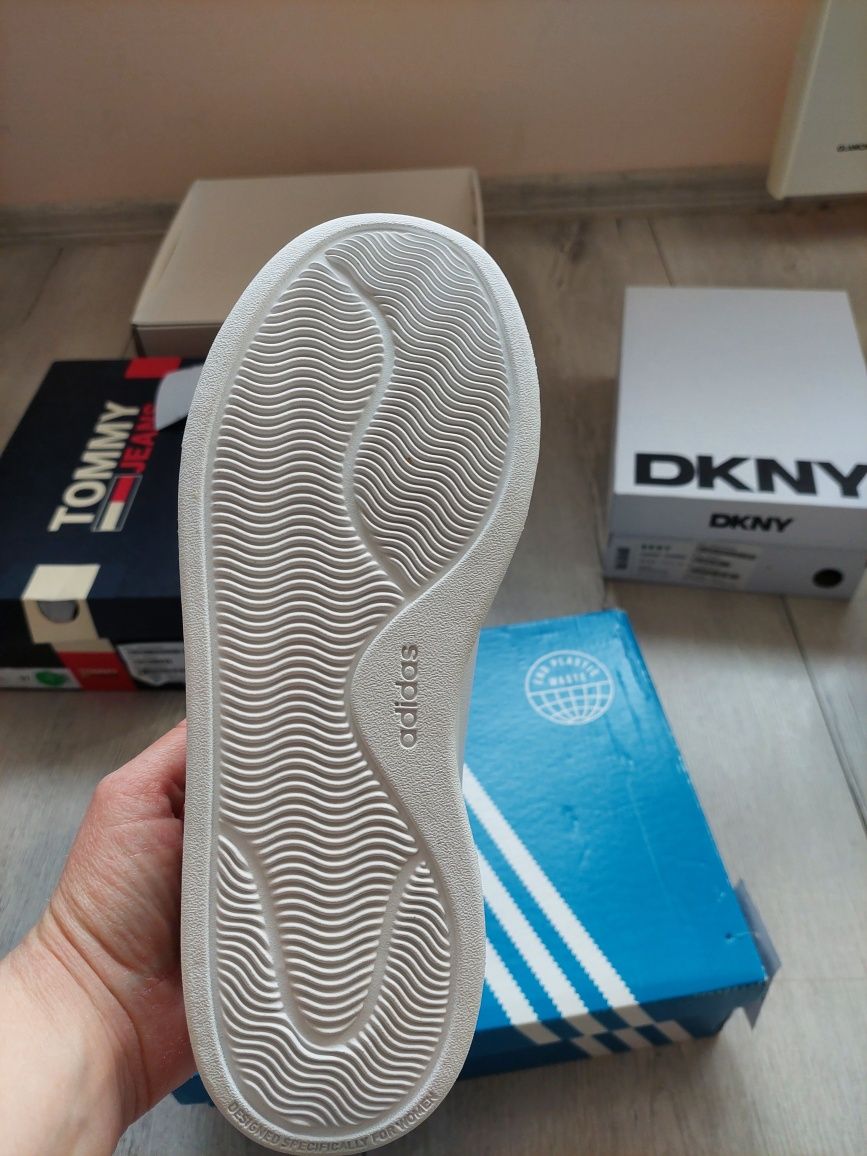 Нови Сникърси Adidas
