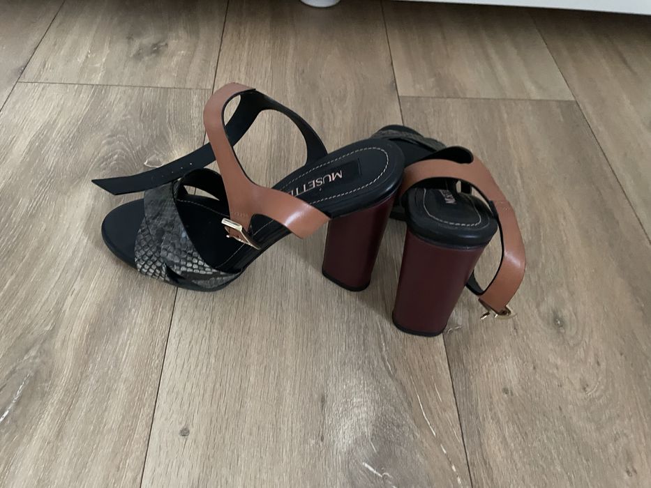 Sandale marimea 37 potrivite pentru 36