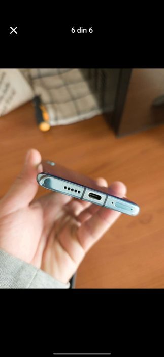 uawei p30 pro ținut în husa este disponibil pentru vânzare. Memorie 12