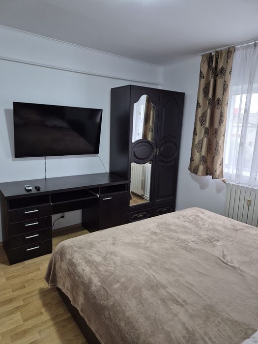 Vând apartament 3camere  in CFR