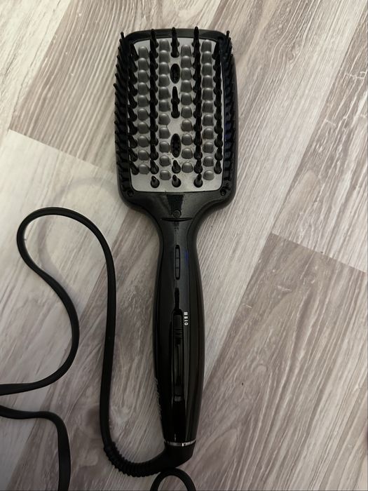 vând placă perie de păr îndreptat Babyliss