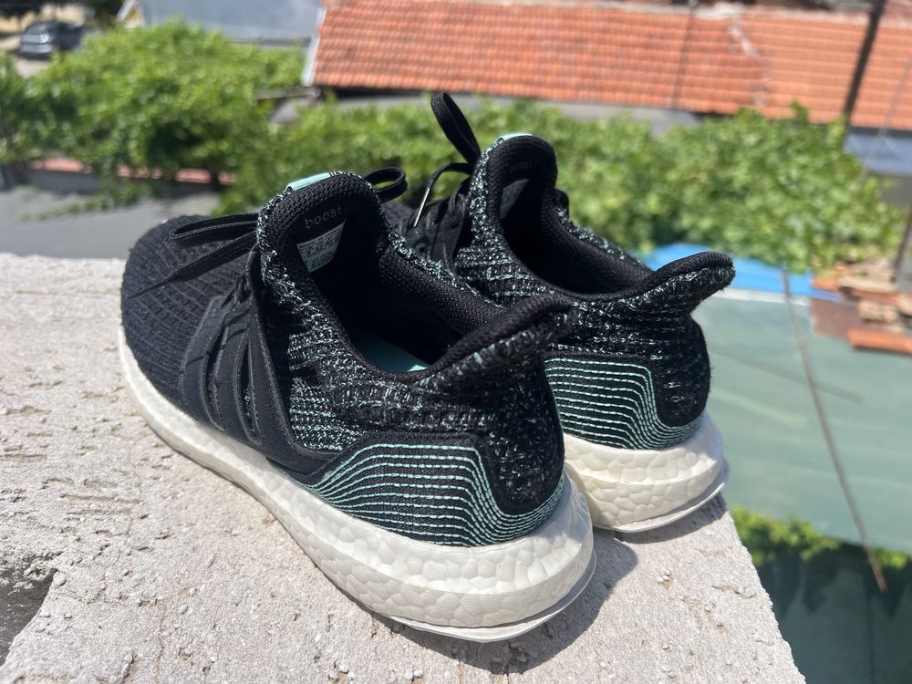 Adidas UltraBoost Parley 42