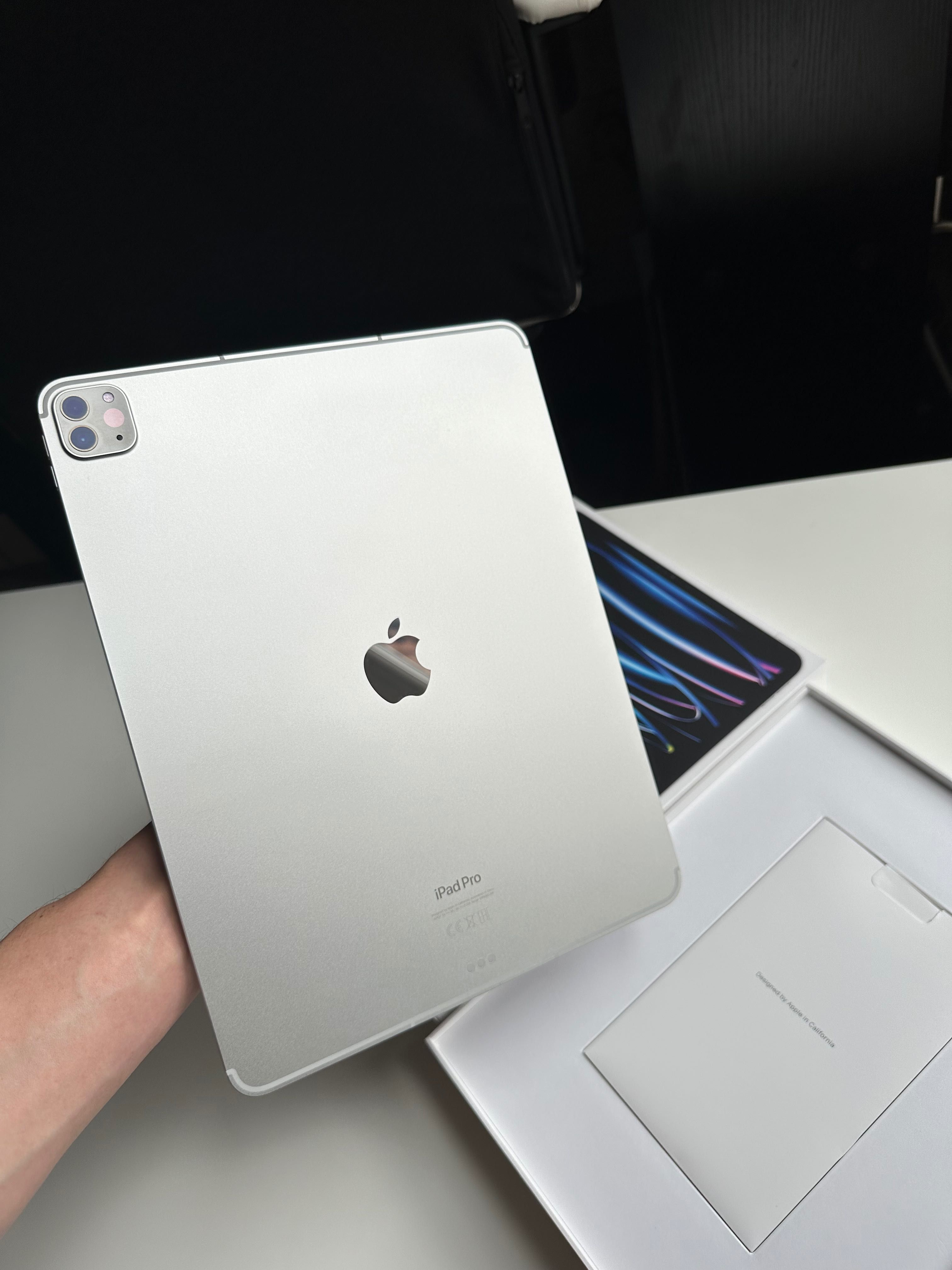 iPad Pro 12.9-inch(6th Generation)128GB WI-FI + Cellular