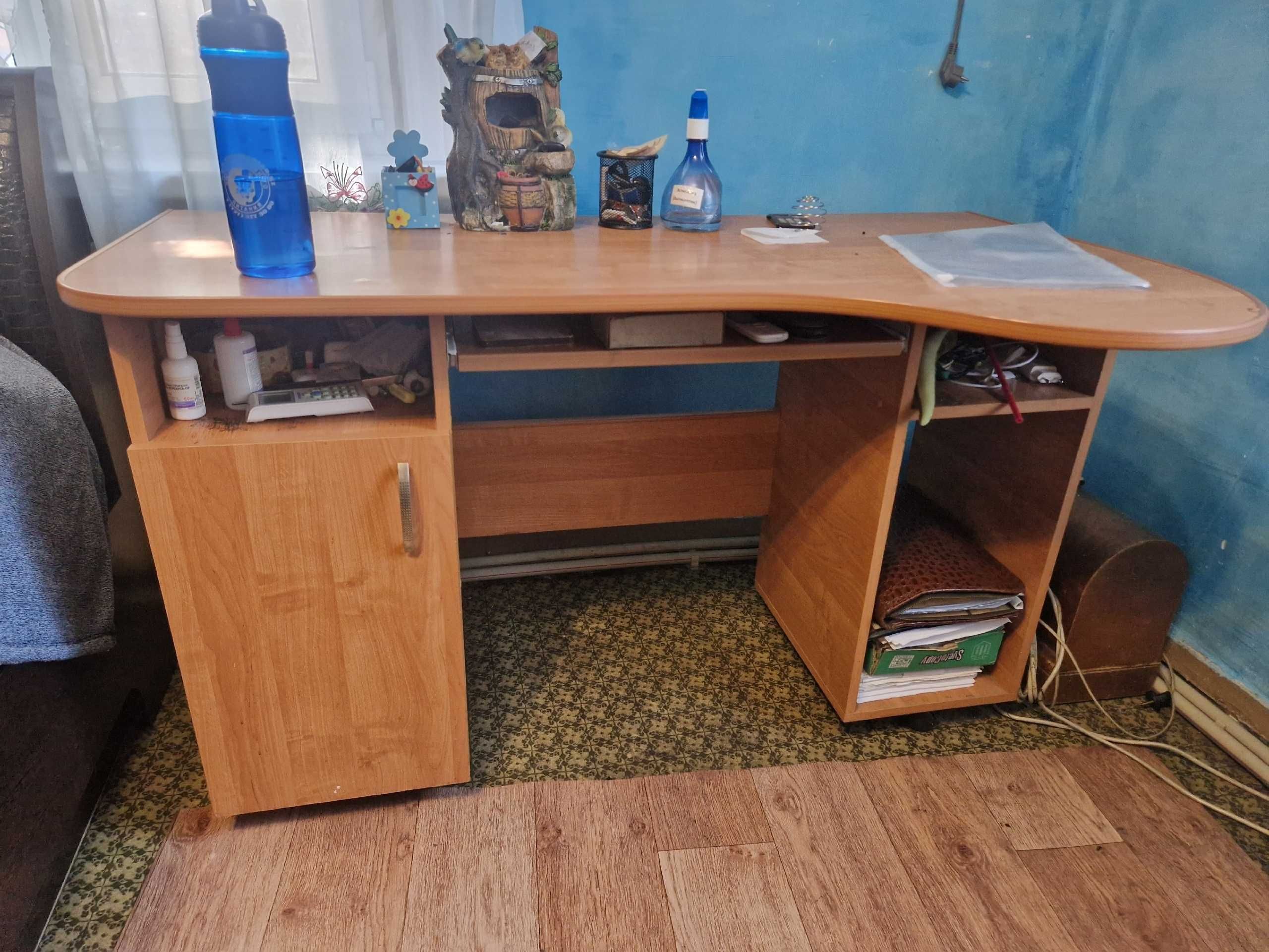 стол компьютерный