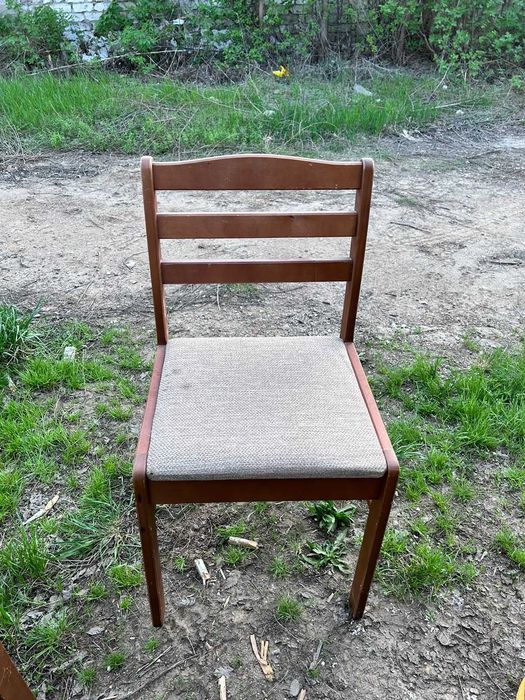 Продам деревянные стулья