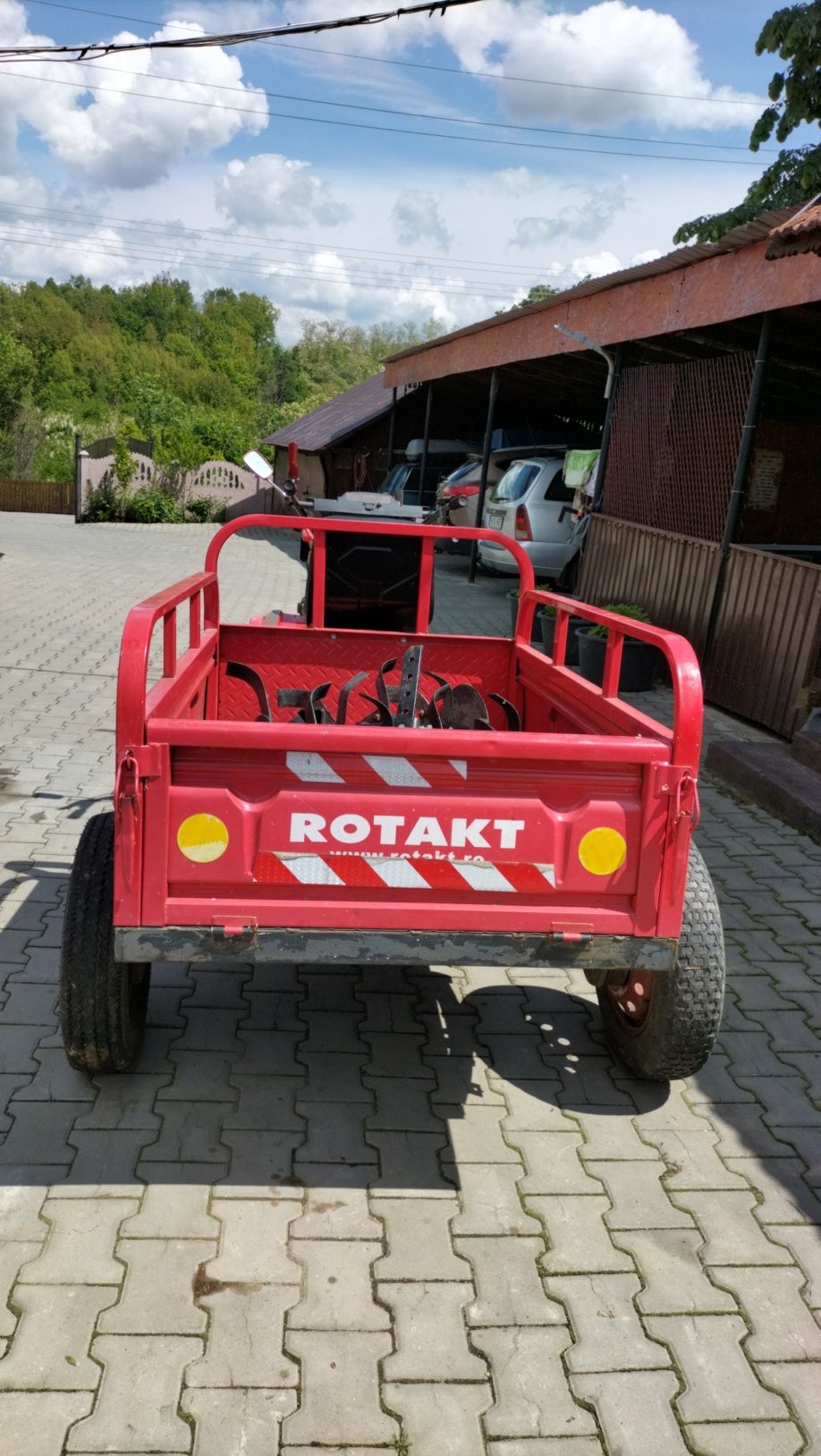 Rotakt 10 cp +remorcă de 750 litri