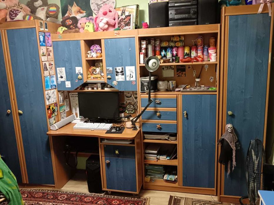 Стенка для детской комнаты  в хорошем состоянии..