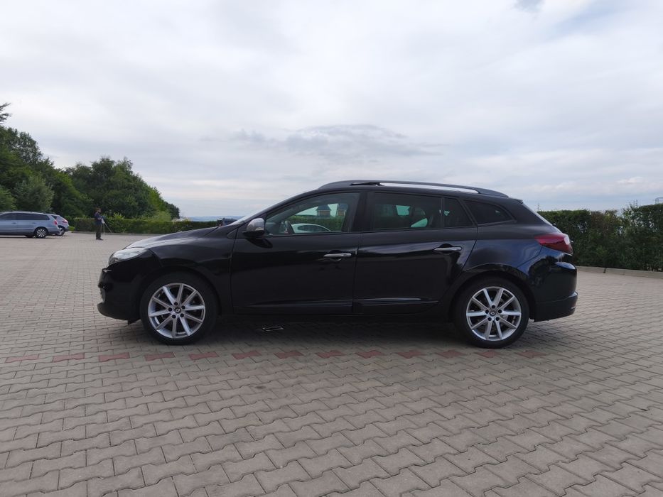 Megane 3 1.5 dci 110 cp manual. Panoramic, full piele alba, xenon,bose