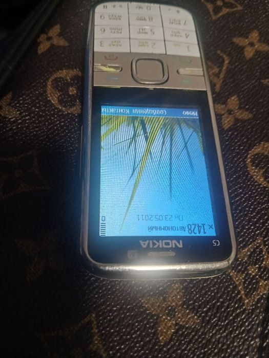 Assalom alekum telefon sotiladi Original Nokia C5