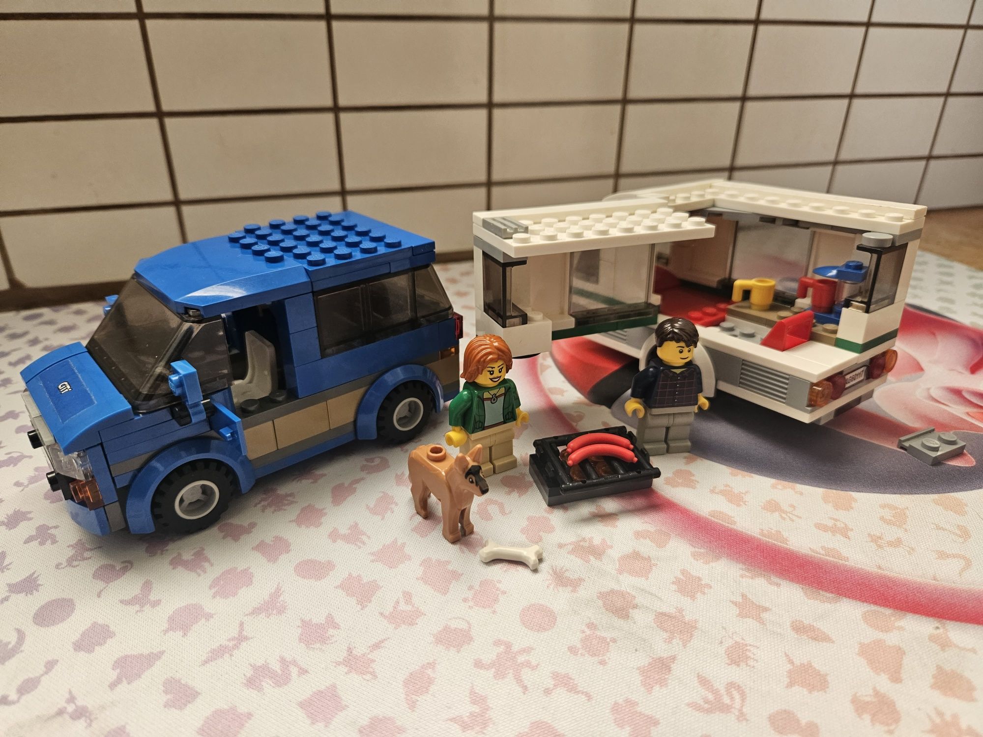 Lego city masina cu caravana