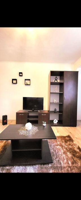 PF Închiriez garsoniera et. 1 nou renovata, V. Aaron, 250 € + garanție