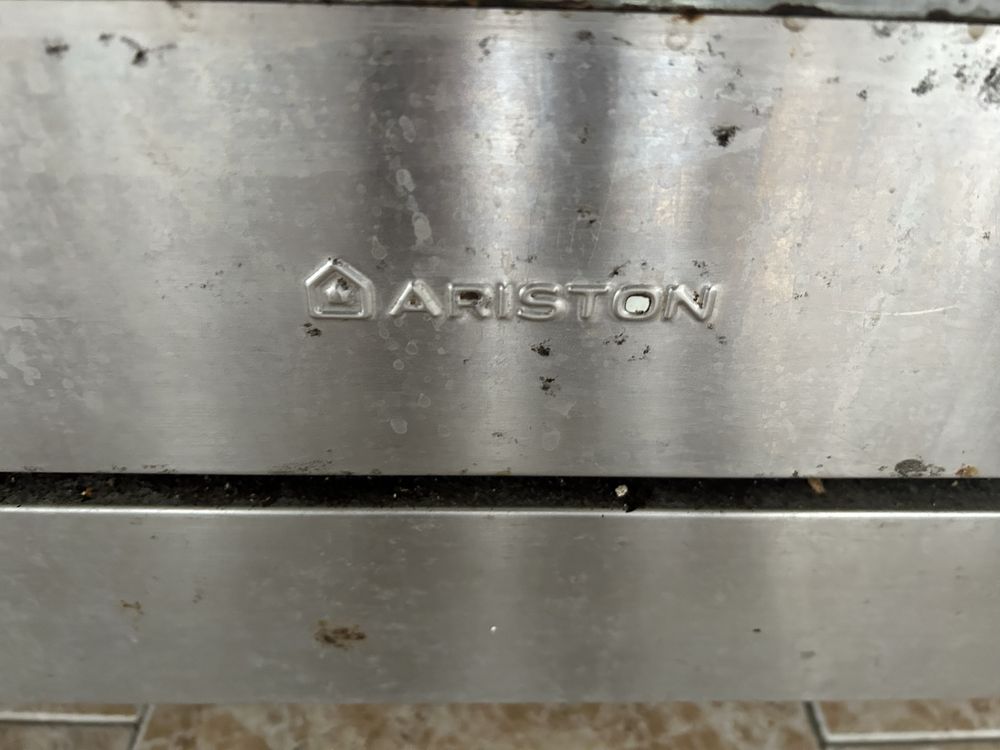 Готварска газова печка Ariston 90см