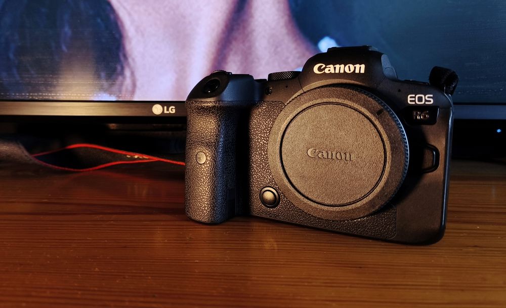 Фотоапарат Canon R6