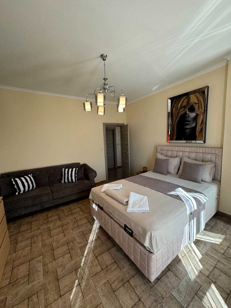 Дава се под наем Къща в Свети Влас - 200 кв.м за 13000 € - Снимка #10
