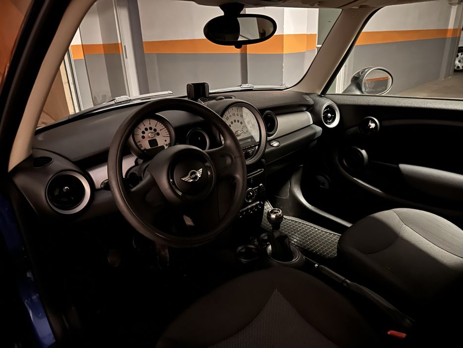 Mini cooper One 2011 1.6 diesel 120 cp doar 148.000 km.