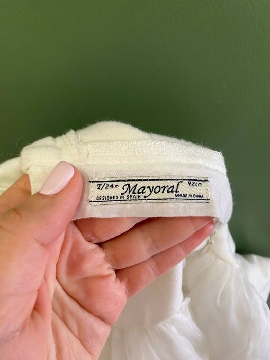 Платье белое Mayoral на девочку