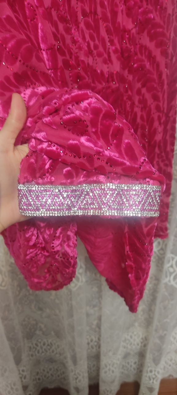 Pombarx qimmat materialdan tikilgan kuylakcha