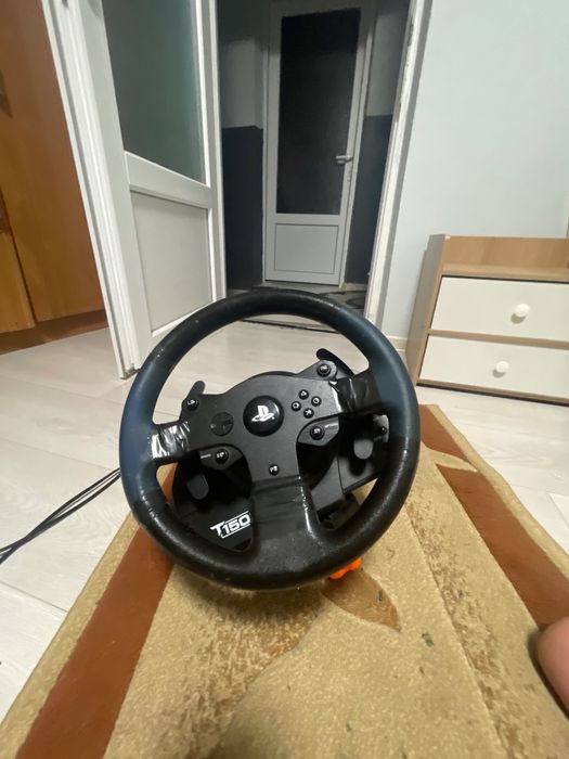 Volan thrustmster t150