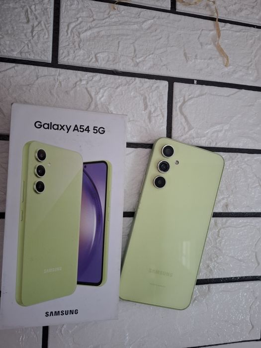 Samsung Galaxy A54 5G 8/256ГБ в хорошем состоянии