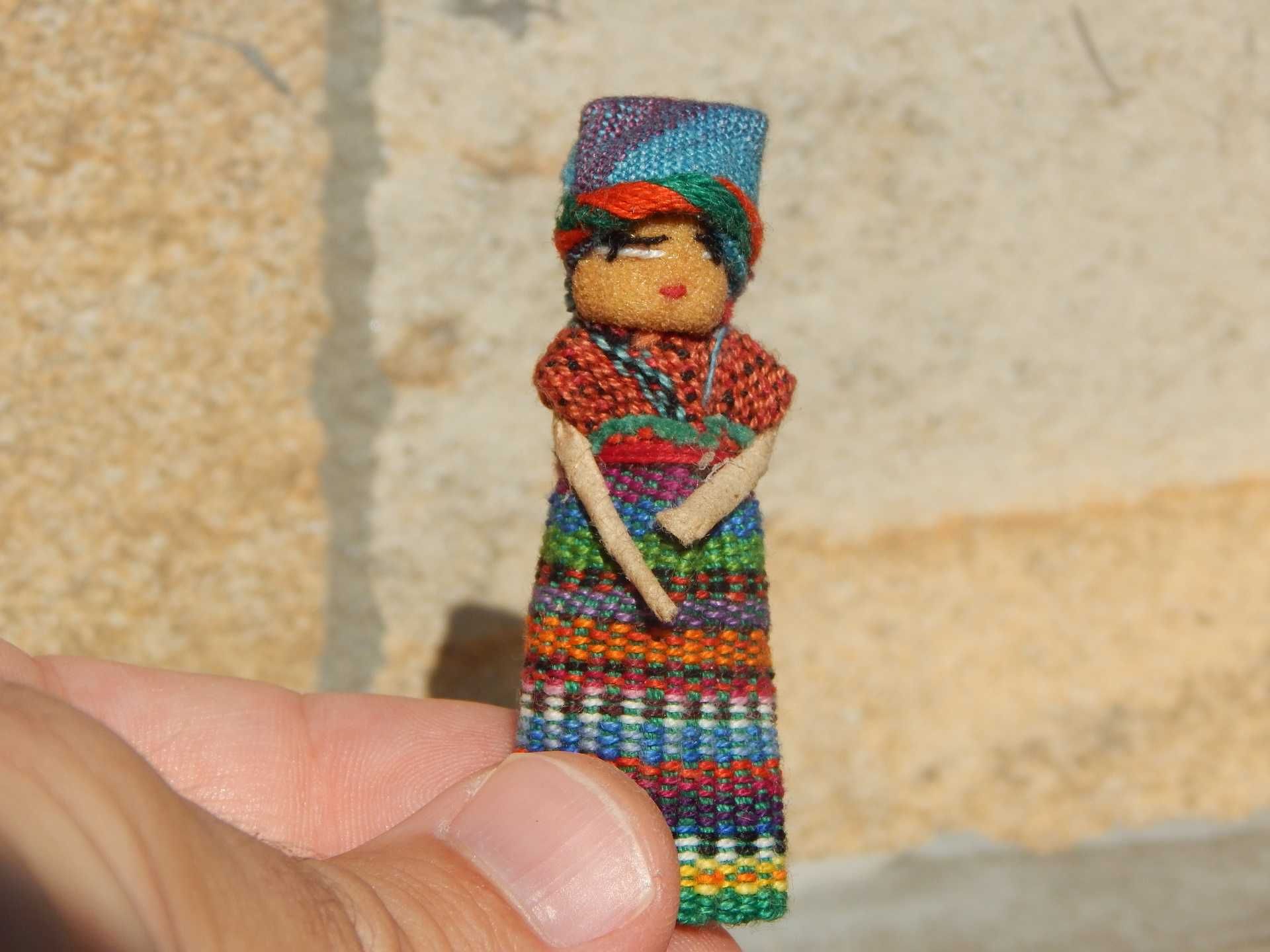 Figurina papusa textila in costum traditional