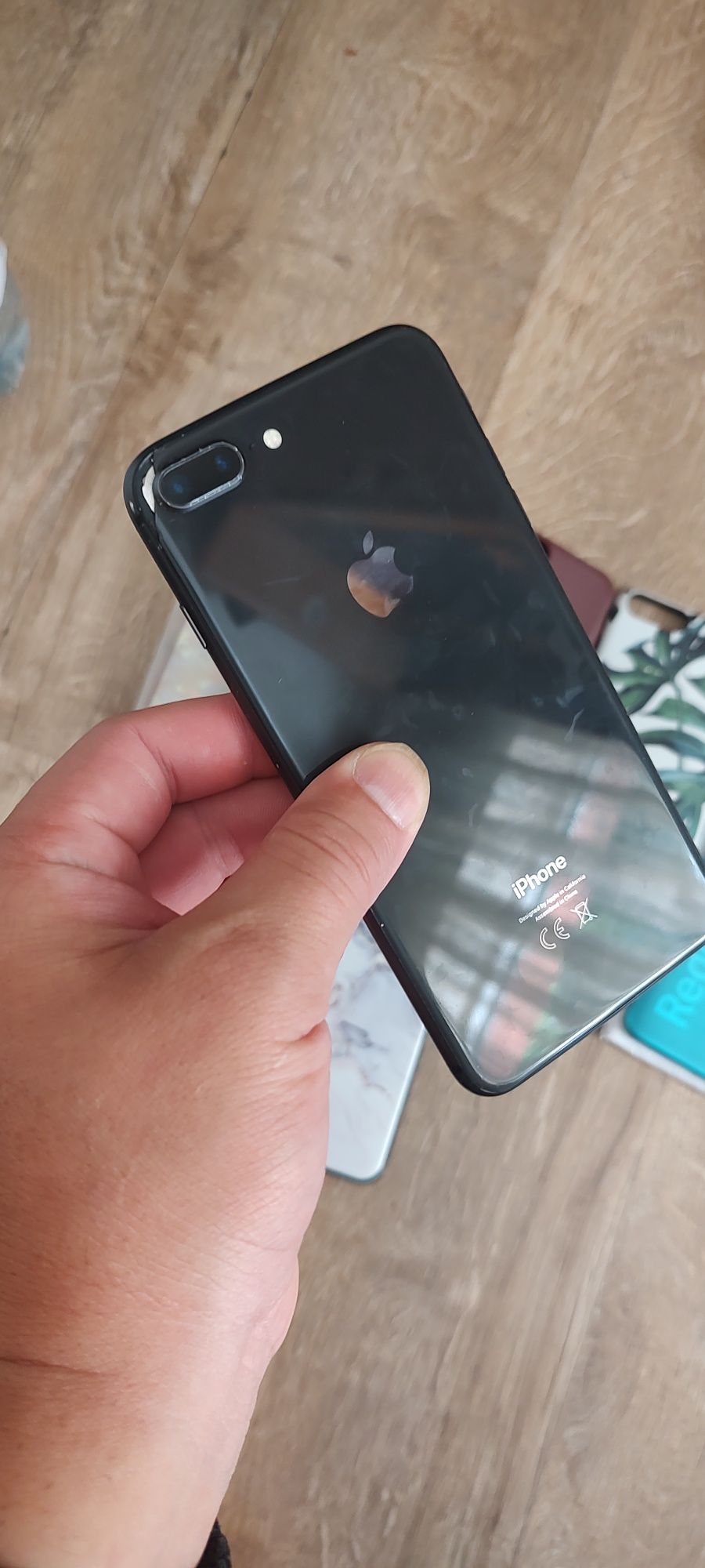 Vând iPhone 8 plus , utilizat CITIȚI ANUNȚUL