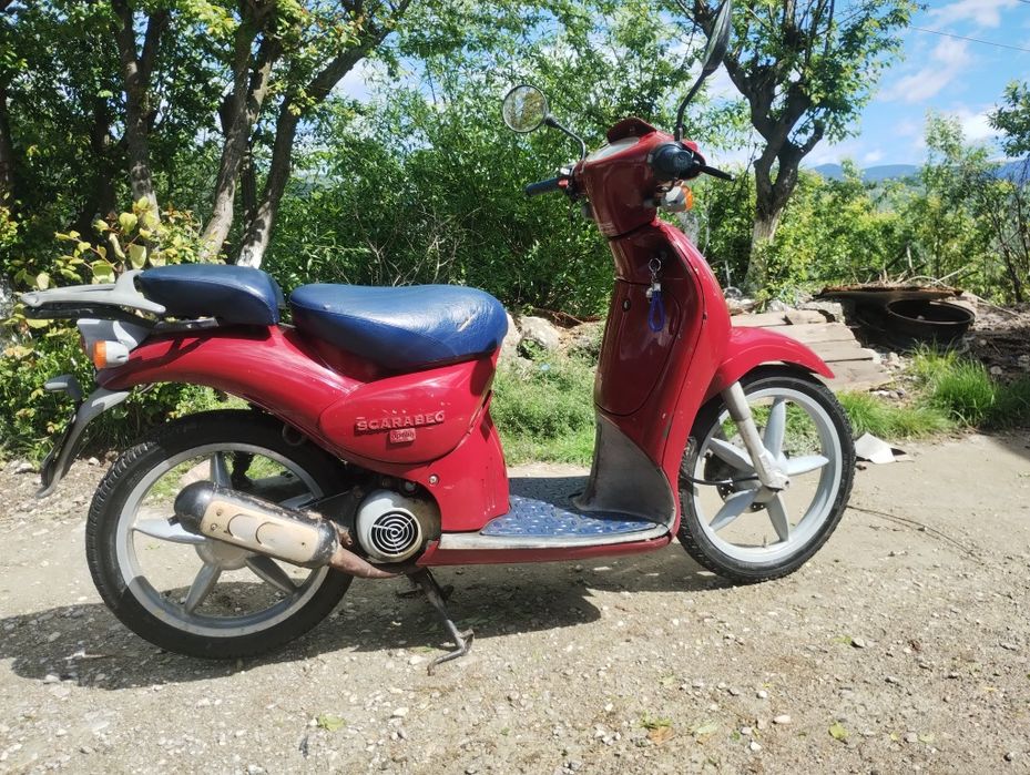 Vând scuter Scarabeo Aprilia