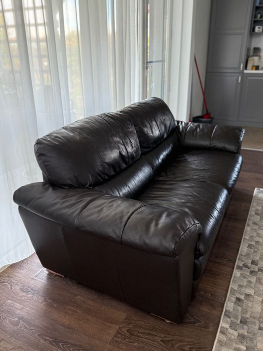 Canapea din piele naturală