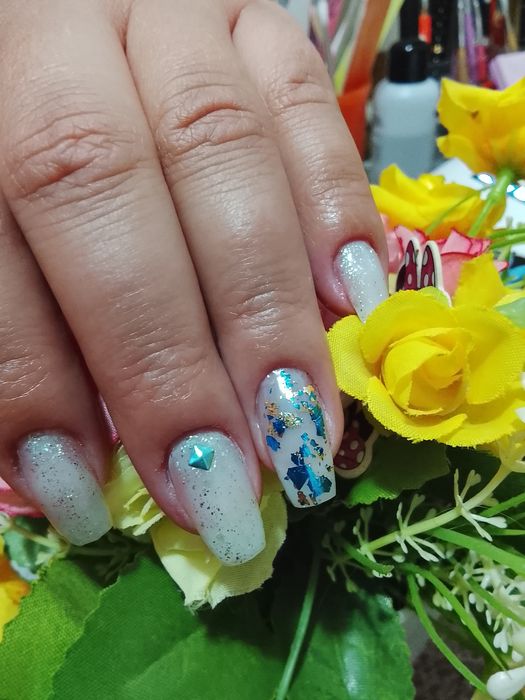 Aplic unghii cu gel,polygel și ojă semipermanentă