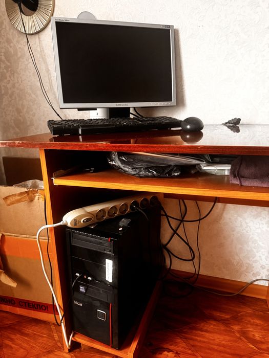 Компьютер core i3 + стол