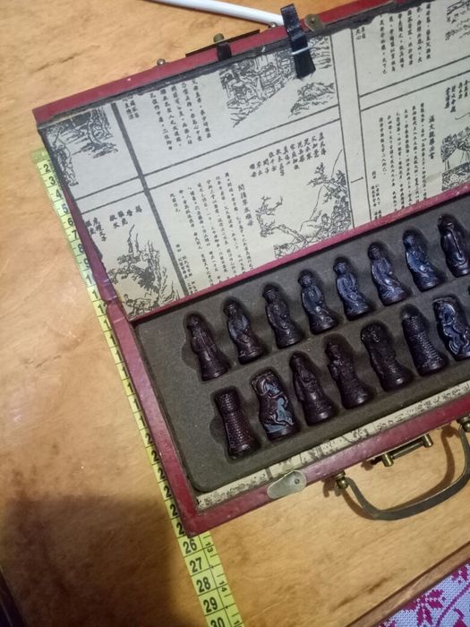 Шахматы новые.. .