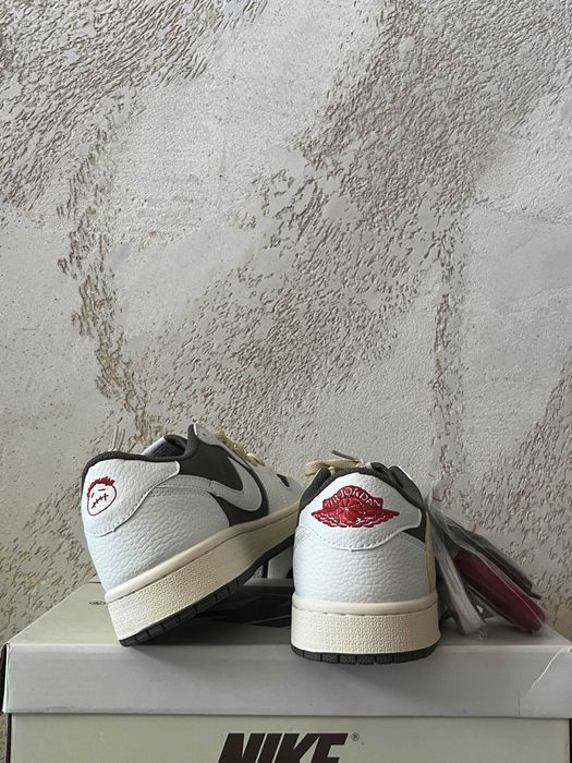 Jordan 1 Retro Low OG SP Fragment x Travis Scott