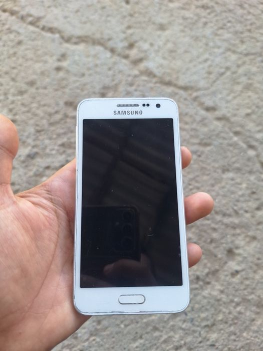 Samsung A3 holati:zor