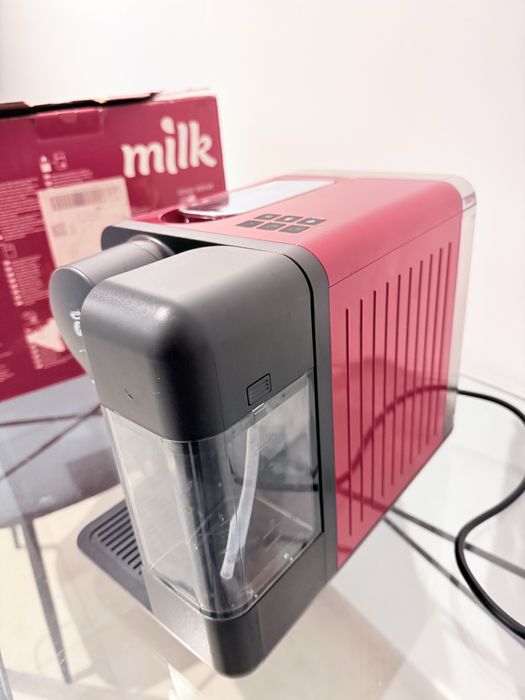 Esspresor nou capsule Tchibo Cafissimo milk soft, red, rezervor lapte