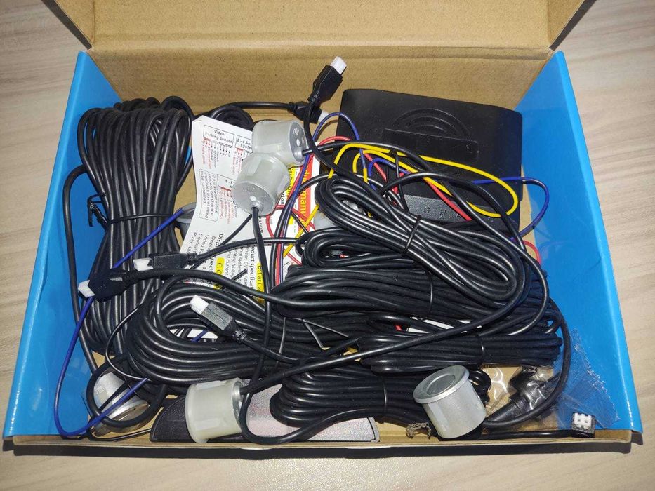 Чисто нов парктроник с 8 сензора и дисплей