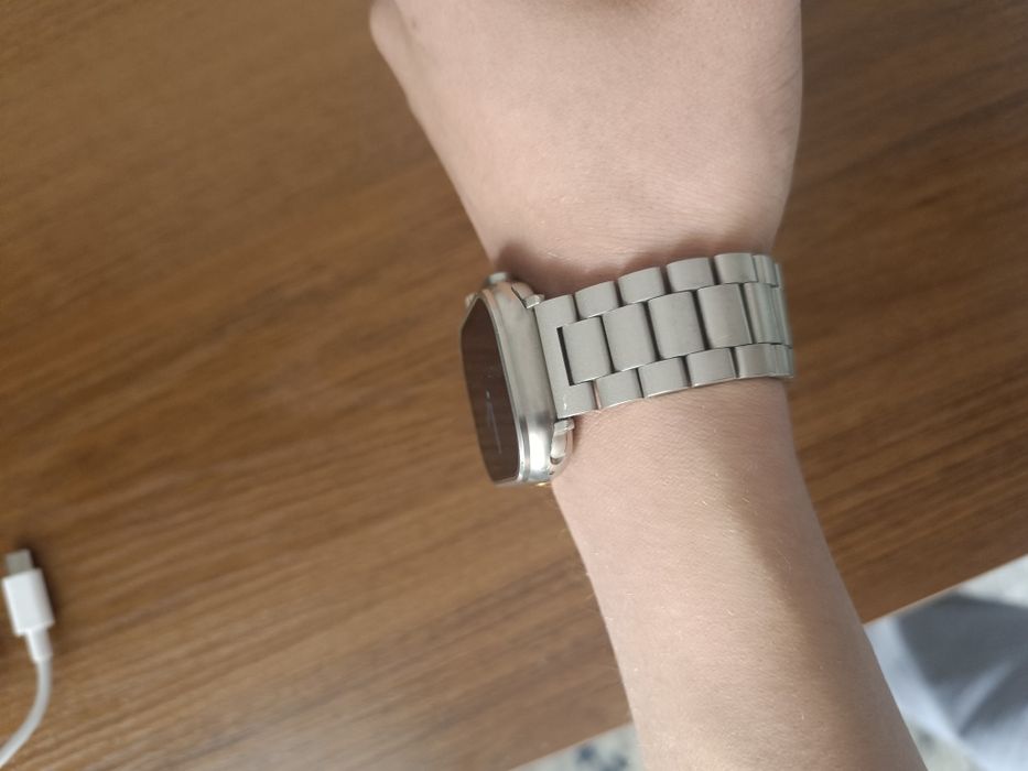 Smart watch sotiladi